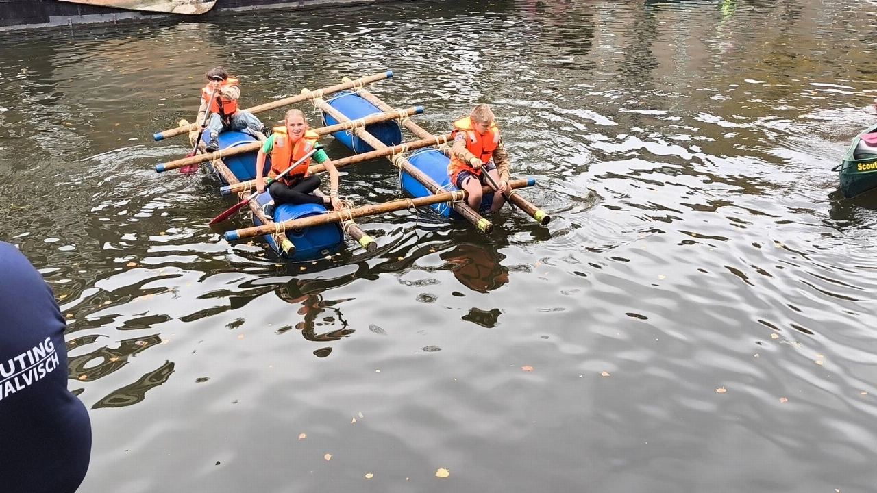 Scouting Aleida wint vlottenraces tijdens Brandersfeesten